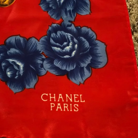 1990s Chanel Blue Silk Scarf with Flower and Chain Details - Picture 5 of 6